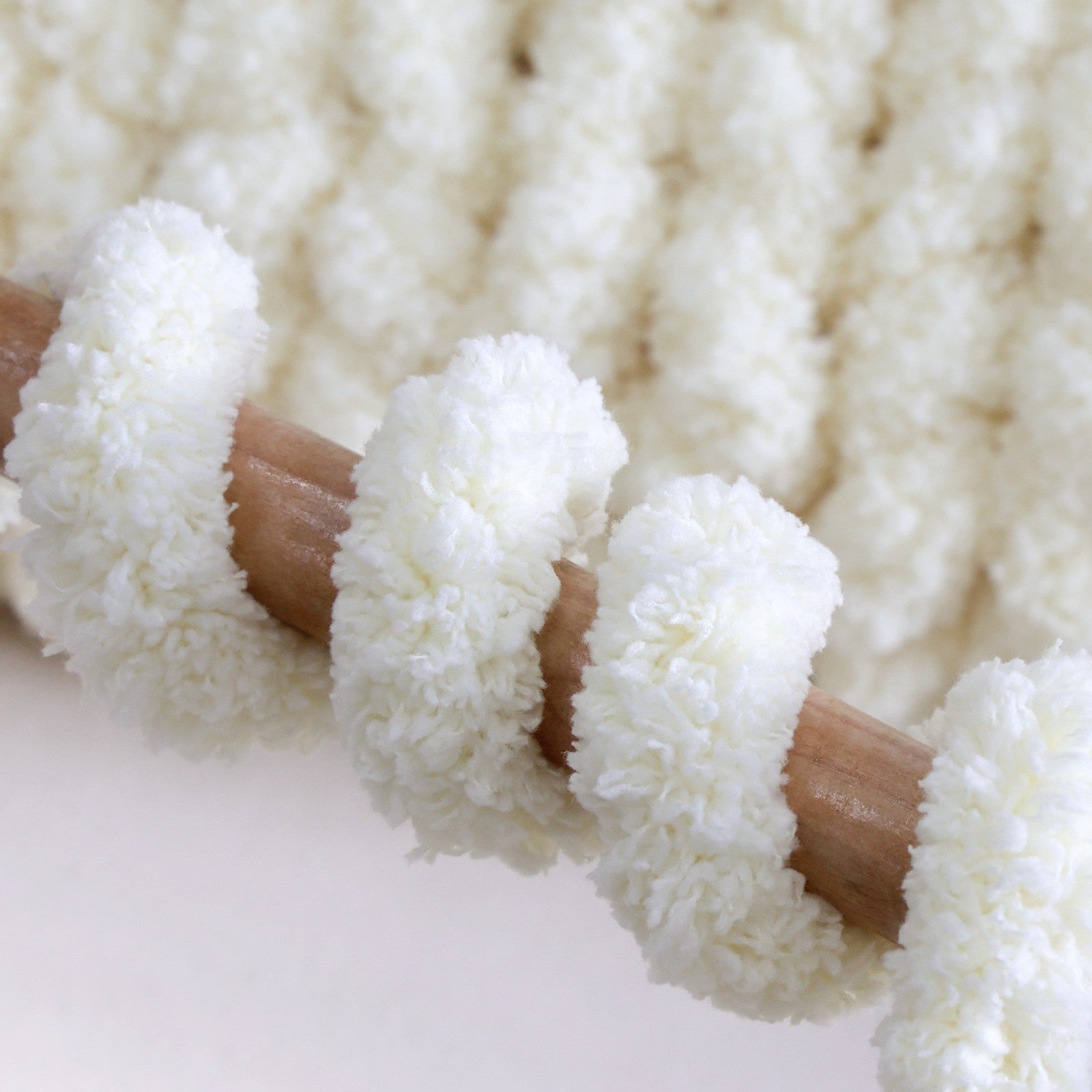 MelloBello Chunky Yarn Cream