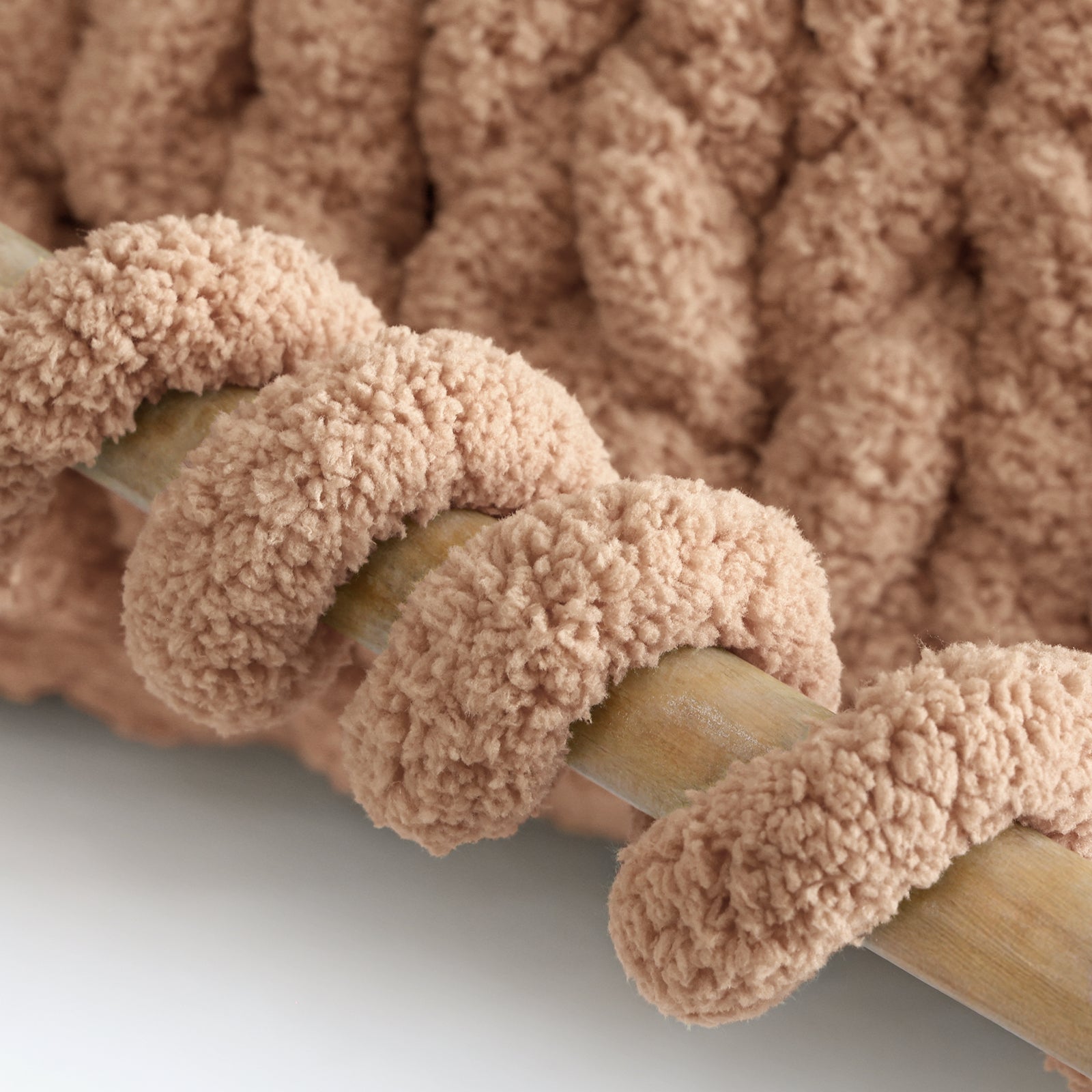MelloBello Chunky Yarn Blush Brown