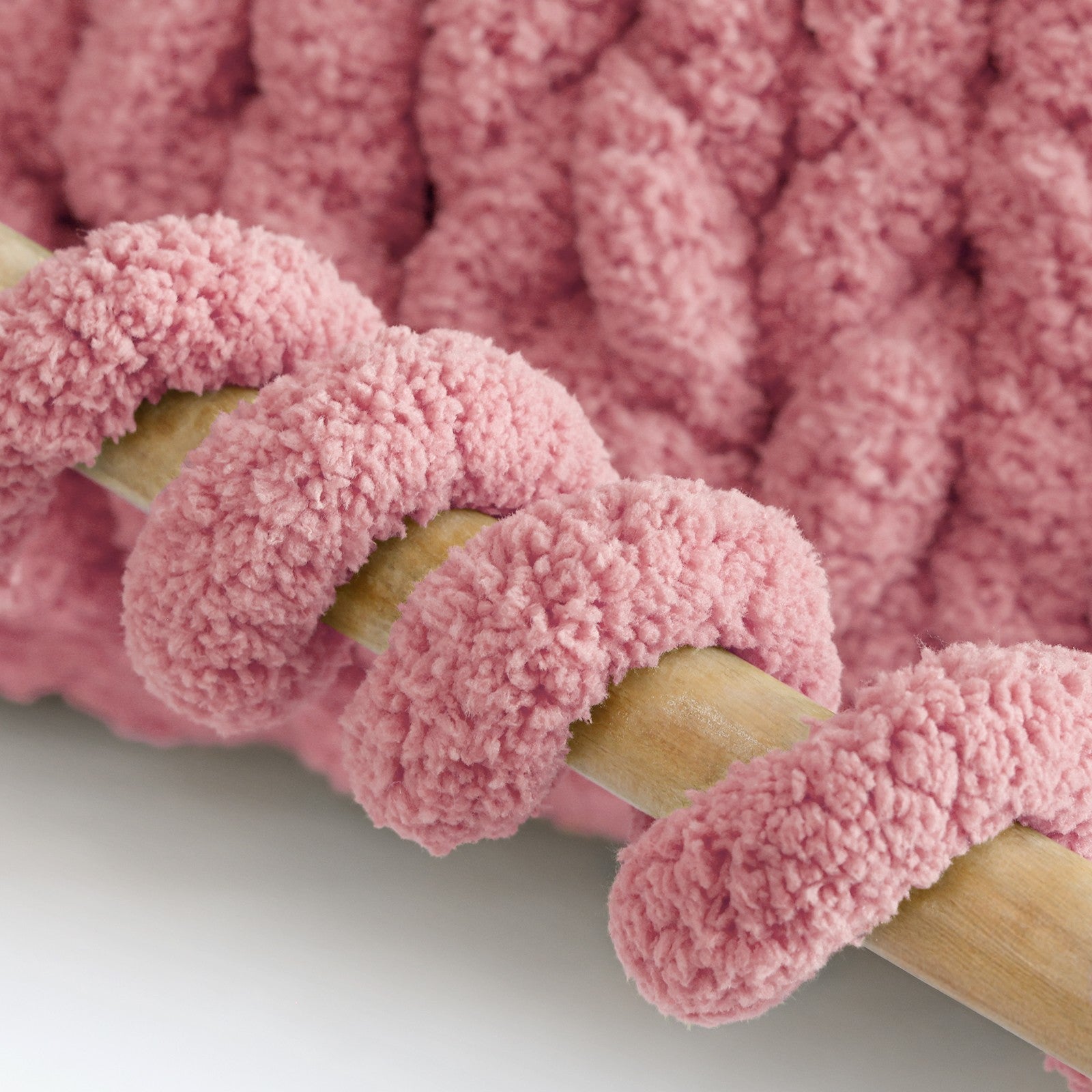 MelloBello Chunky Yarn Rose Red