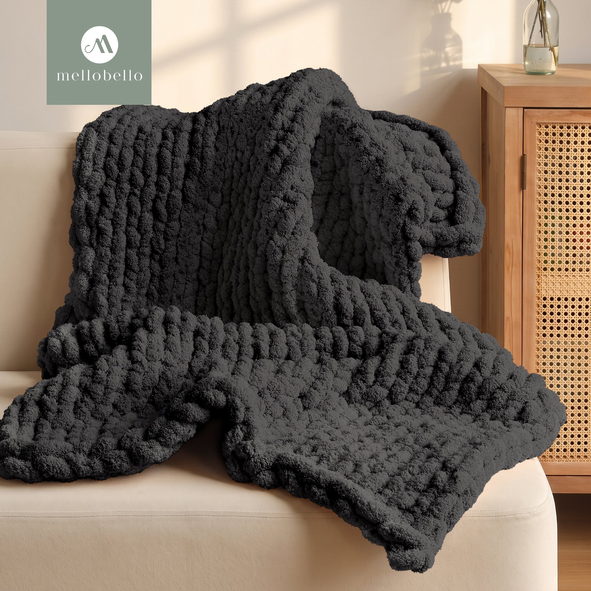 MelloBello 10 Series Chunky Yarn Black