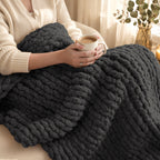 MelloBello 10 Series Chunky Yarn Black