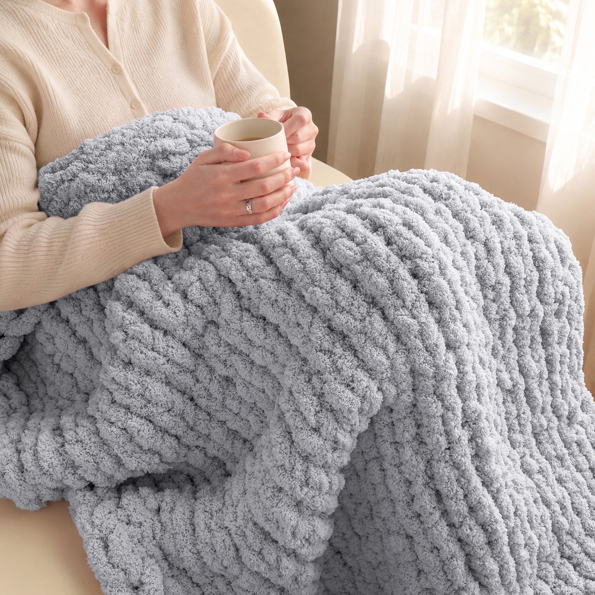 MelloBello 10 Series Chunky Yarn Light Grey