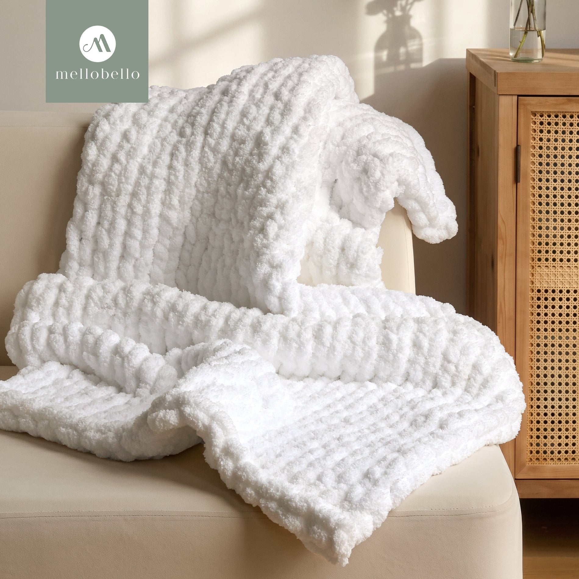 MelloBello 10 Series Chunky Yarn Pure White
